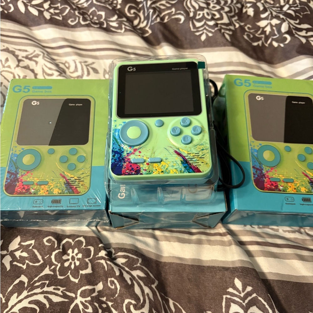 G5 Handheld Game Console in Blue and Green
